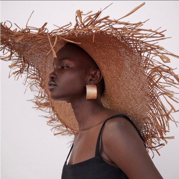 Zara Accessories - Zara frayed sun hat